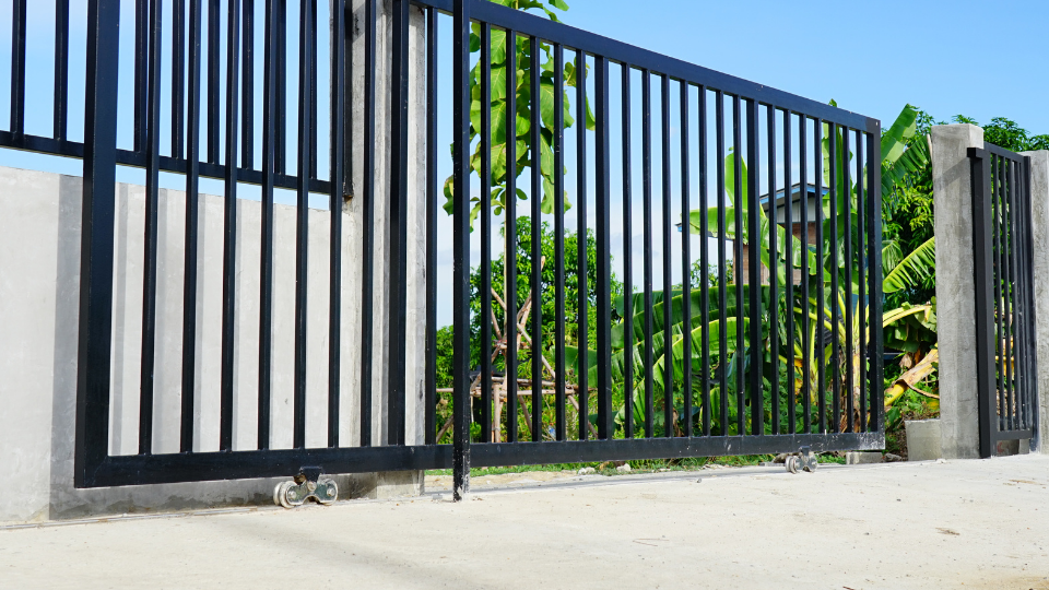 Aluminum Fence glenview il chicago commercial fencing