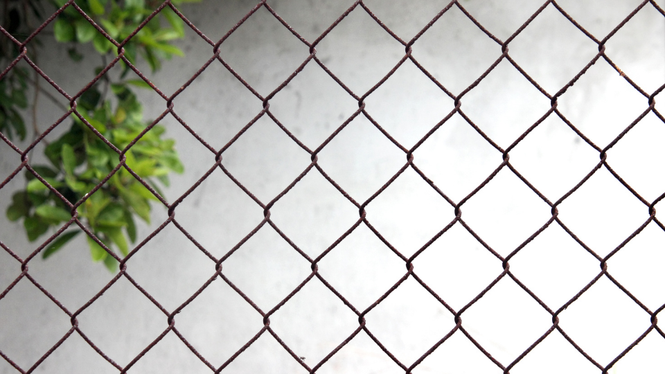 Chain Link Fence round lake il chicago commercial fencing