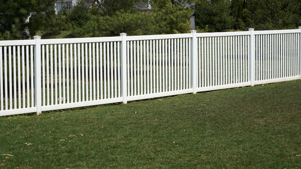 Vinyl Fence winnetka il chicago commercial fencing