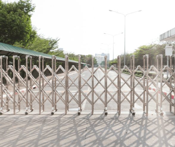Expert Commercial Fence Builders in Addison for Security & Style