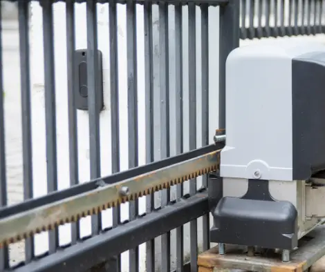 aluminum fence peterson park il chicago commercial fencing.webp