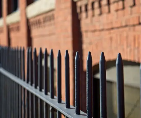 aluminum fence roseland il chicago commercial fencing.webp