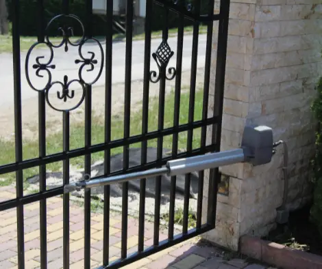 aluminum fence west woodlawn il chicago commercial fencing.webp