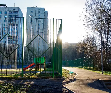 chain link fence roscoe village il chicago commercial fencing.webp