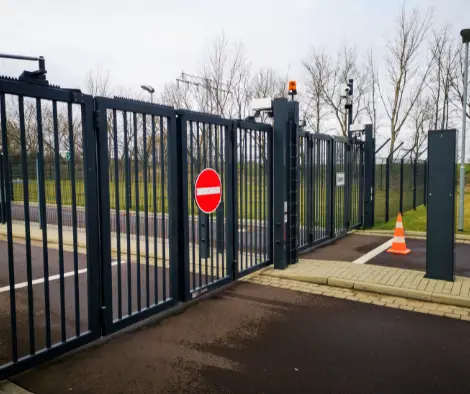 chain link fence west beverly il chicago commercial fencing.webp