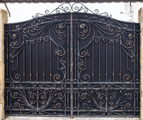 steel fence bowmanville il chicago commercial fencing.webp