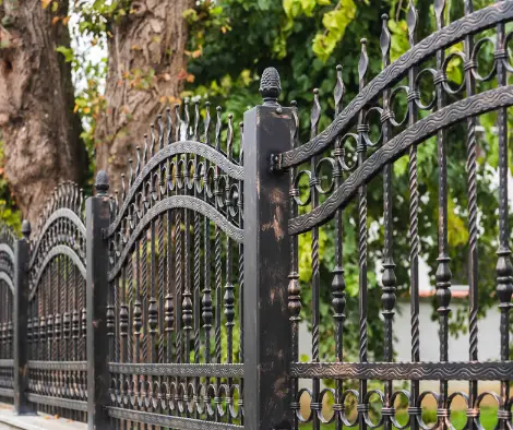 vinyl fence altgeld gardens il chicago commercial fencing.webp