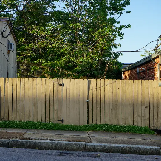 vinyl fence avalon park il chicago commercial fencing.webp