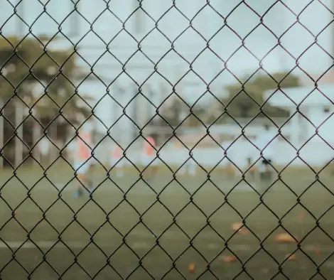 vinyl fence kelvyn park il chicago commercial fencing.webp